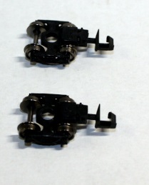 Trucks w/Coupler - Freight Pair (N Scale Universal)